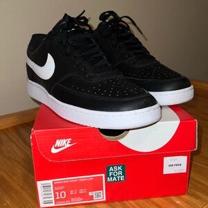 SOLD ✨Like New Black Nike Court Vision Low